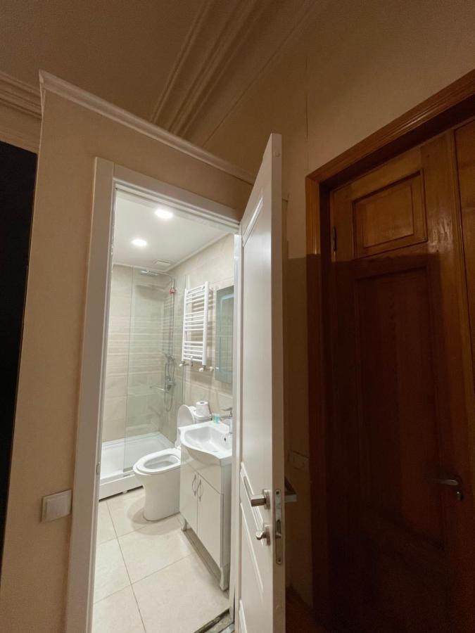 Downtown Room Tbilisi Exteriör bild