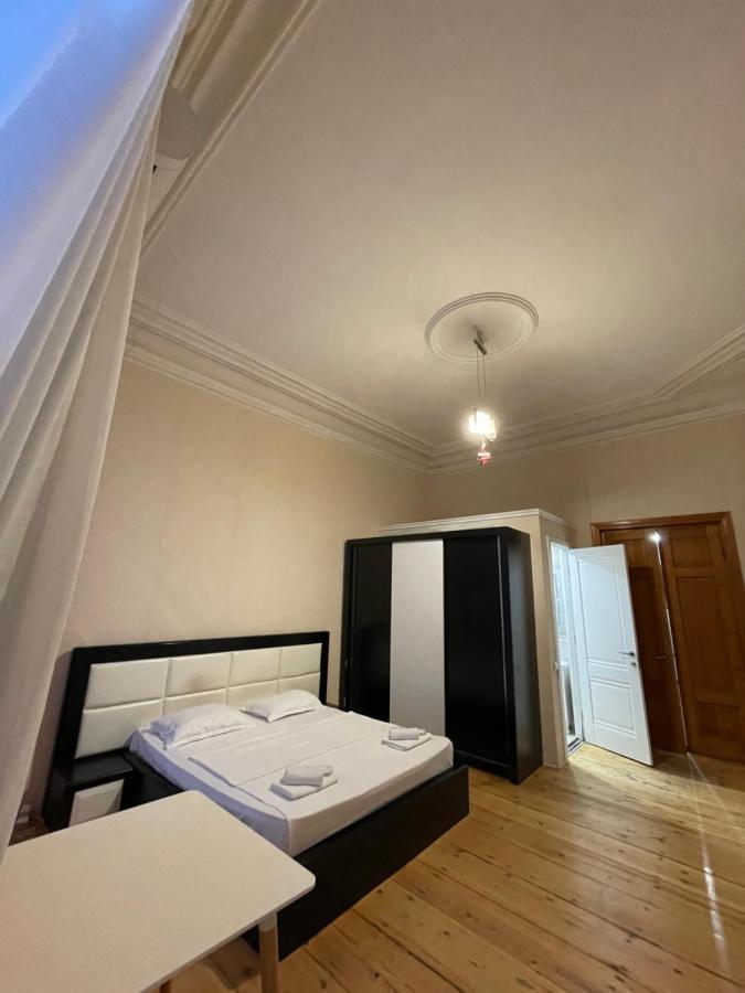 Downtown Room Tbilisi Exteriör bild