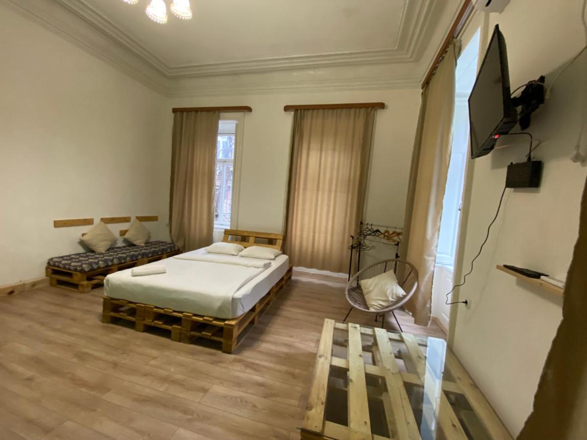 Downtown Room Tbilisi Exteriör bild